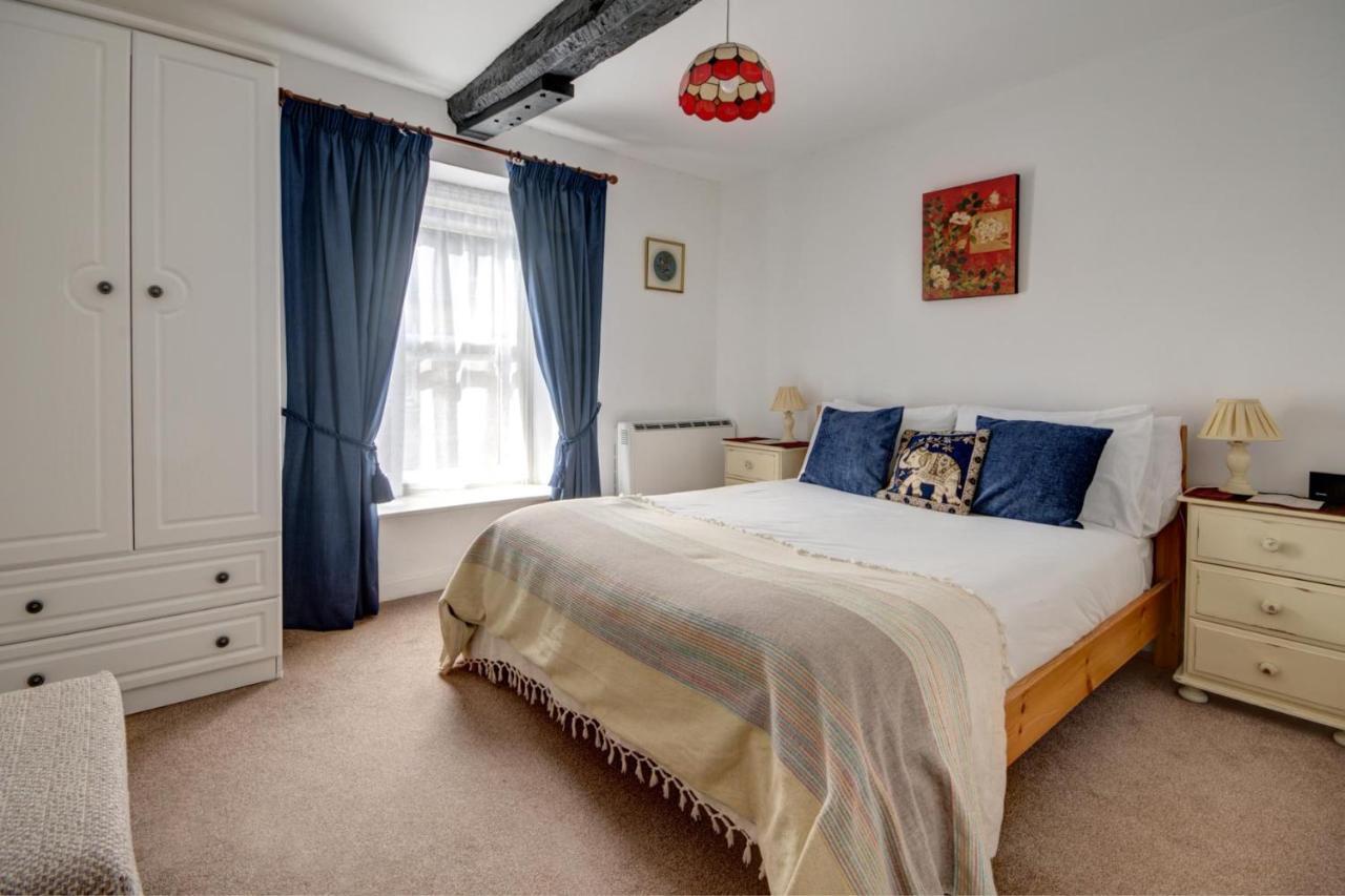 Katrinas Apartment By Treetop Property Cirencester Exterior photo
